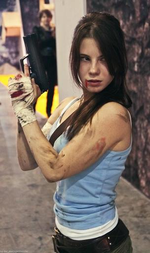 Tomb Raider (2013) - Cosplay Tomb Raider (2011)